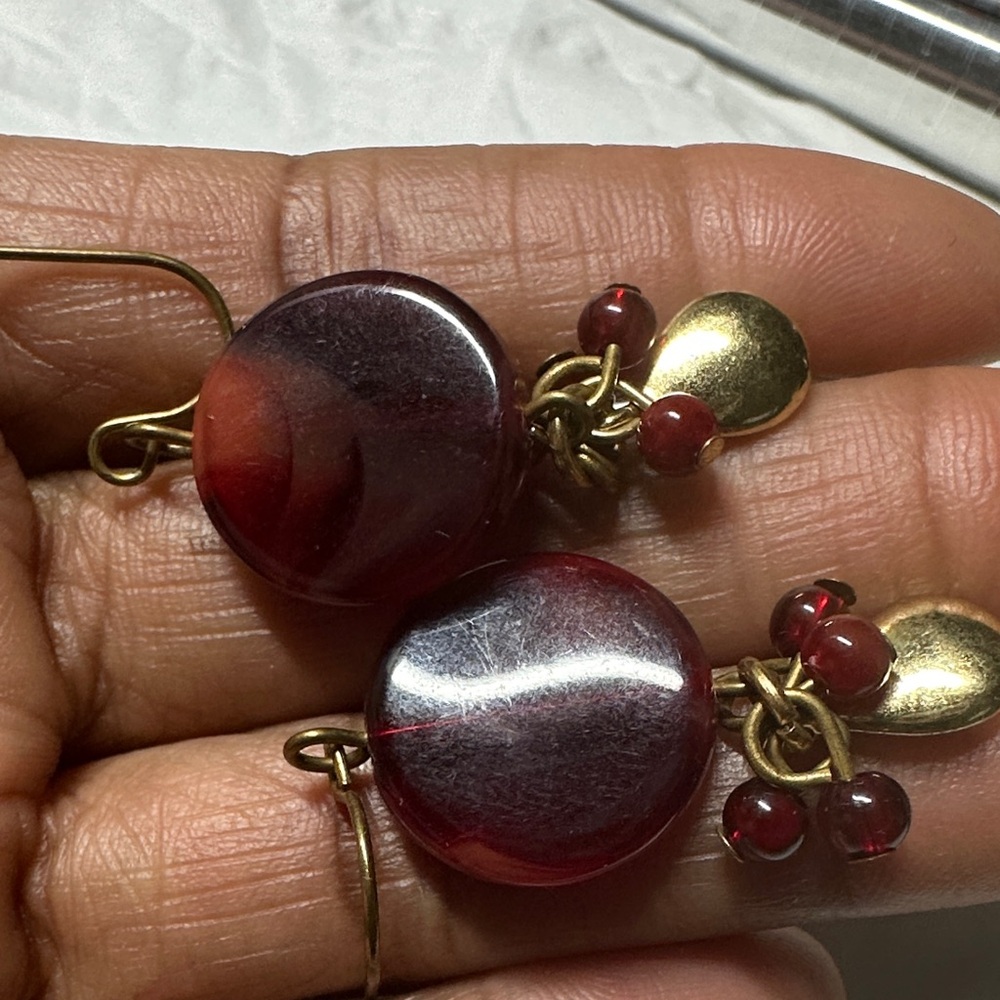 Vintage Red glass dangle Gold Dangle Earrings - Picture 8 of 15